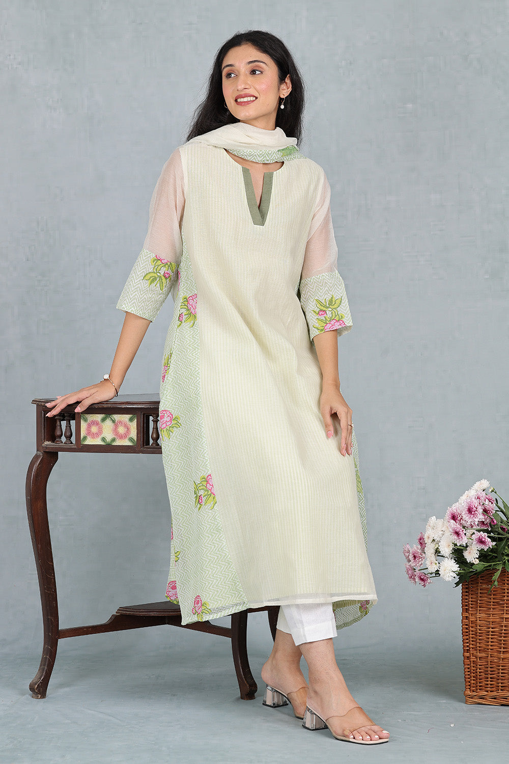 Ivory Handwoven Chanderi Dupatta