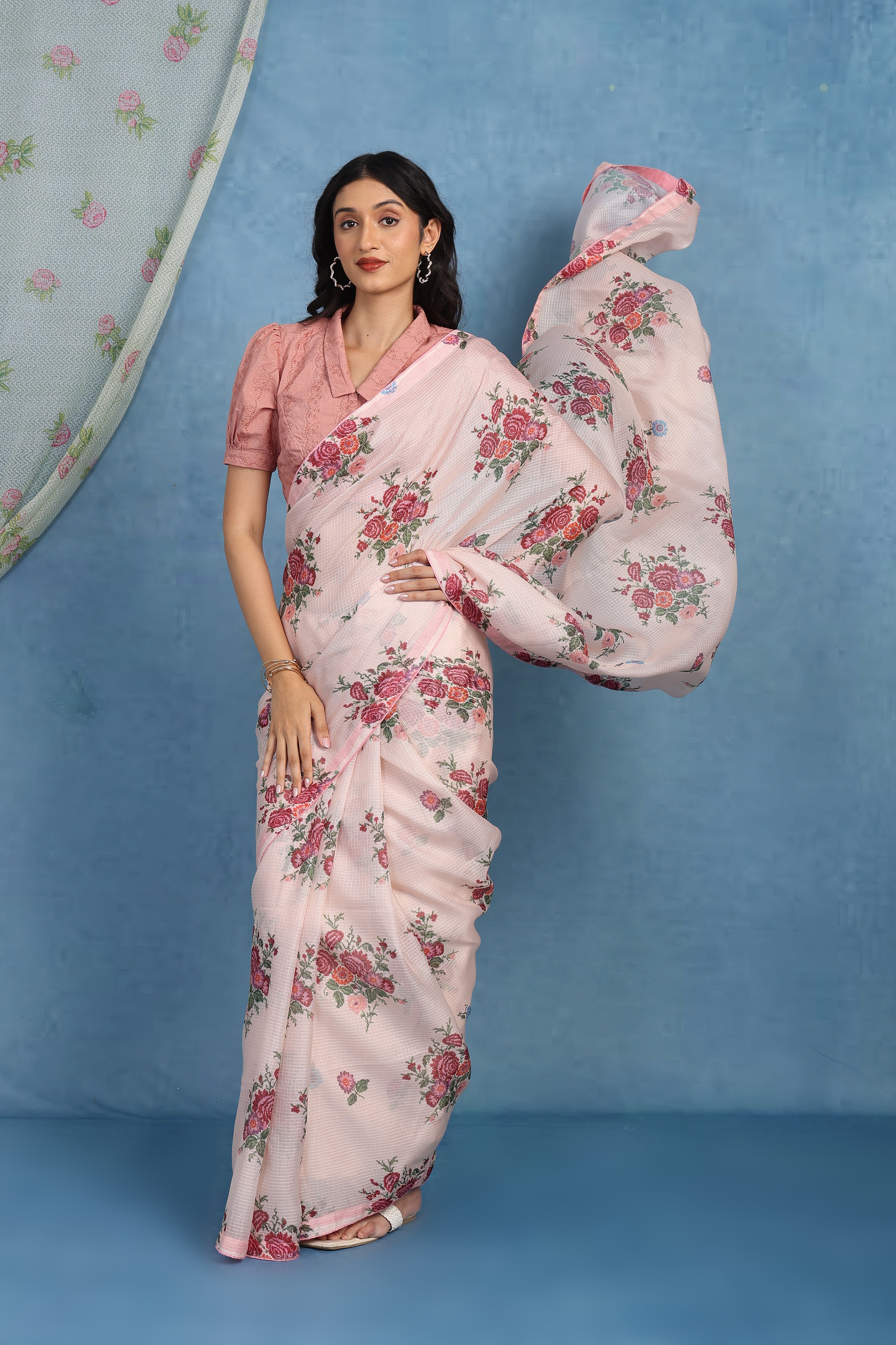English Rose In Rainwashed Garden - Kota Saree