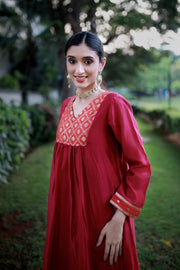 Burnt Saffron Handwoven Chanderi And Antique Brocade - Kurta & Pant with Dupatta