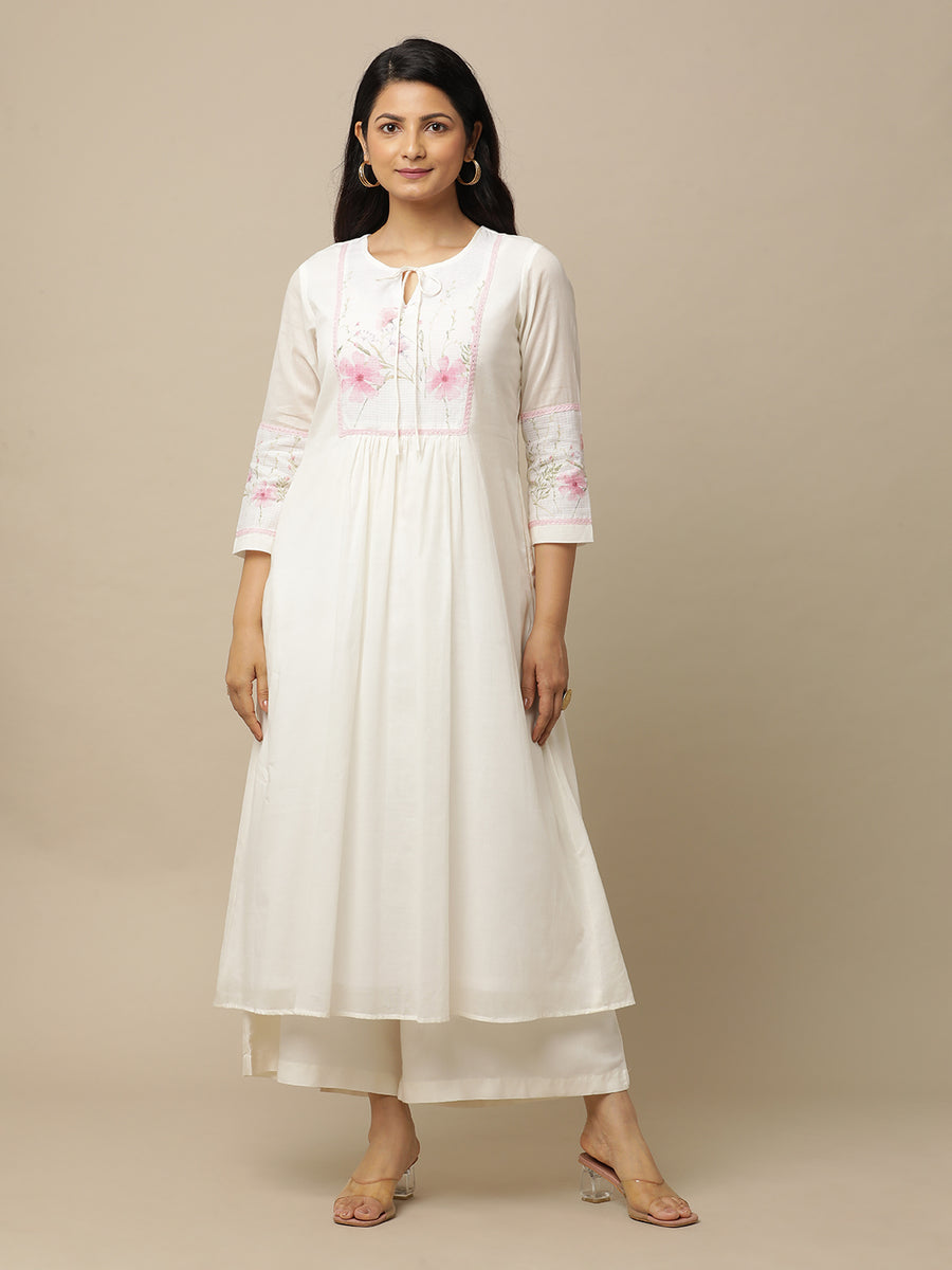 White Printed Yoke Cotton Suit With Chiffon Dupatta With Border - Kurta & Pant with Dupatta