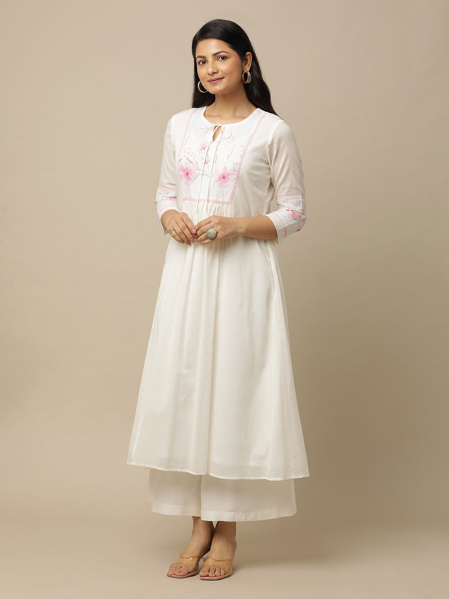 White Printed Yoke Cotton Suit With Chiffon Dupatta With Border - Kurta & Pant with Dupatta