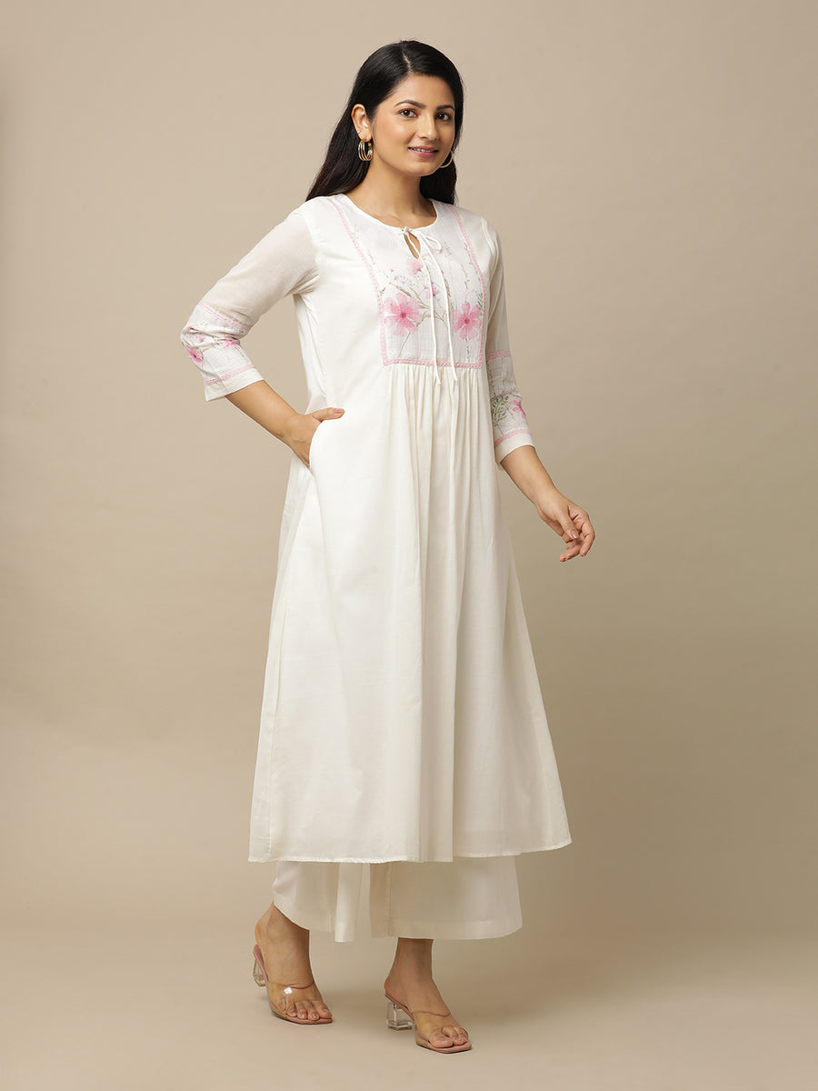White Printed Yoke Cotton Suit With Chiffon Dupatta With Border - Kurta & Pant with Dupatta