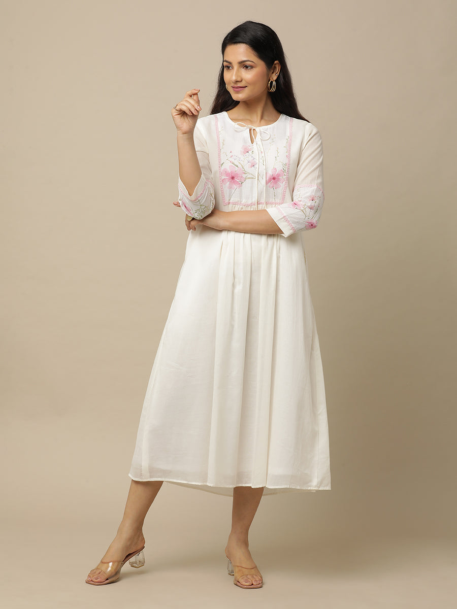 White Printed Yoke Cotton Suit With Chiffon Dupatta With Border - Kurta & Pant with Dupatta