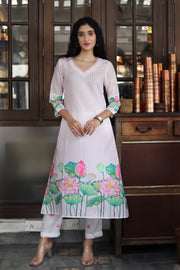Pale Pink Pure Cotton Kurta With Vintage Lotus Design Muslin Pants With Modal-kota Dupatta - Kurta & Pant & Duppata