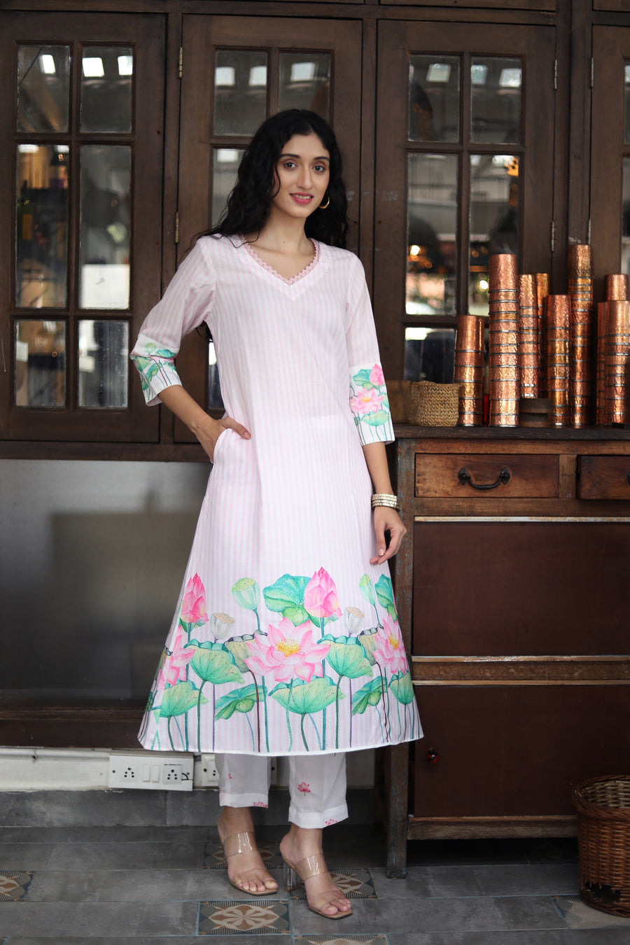 Pale Pink Pure Cotton Kurta With Vintage Lotus Design Muslin Pants With Modal-kota Dupatta - Kurta & Pant & Duppata