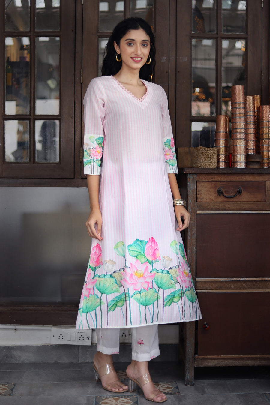 Pale Pink Pure Cotton Kurta With Vintage Lotus Design Muslin Pants With Modal-kota Dupatta - Kurta & Pant & Duppata