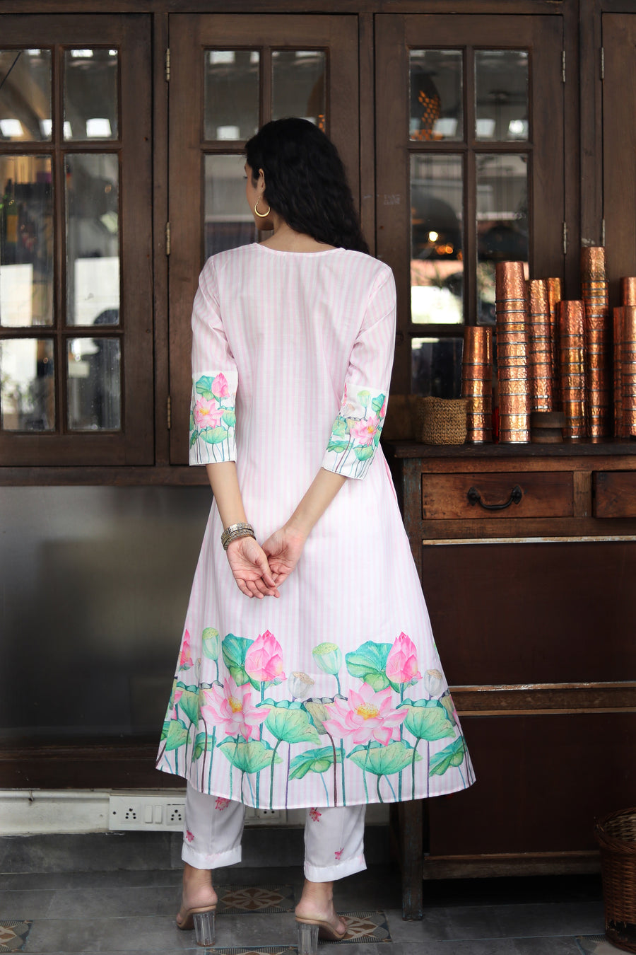 Pale Pink Pure Cotton Kurta With Vintage Lotus Design Muslin Pants With Modal-kota Dupatta - Kurta & Pant & Duppata