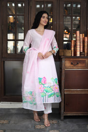 Pale Pink Pure Cotton Kurta With Vintage Lotus Design Muslin Pants With Modal-kota Dupatta - Kurta & Pant & Duppata
