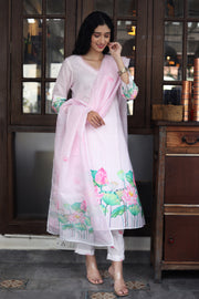 Pale Pink Pure Cotton Kurta With Vintage Lotus Design Muslin Pants With Modal-kota Dupatta - Kurta & Pant & Duppata
