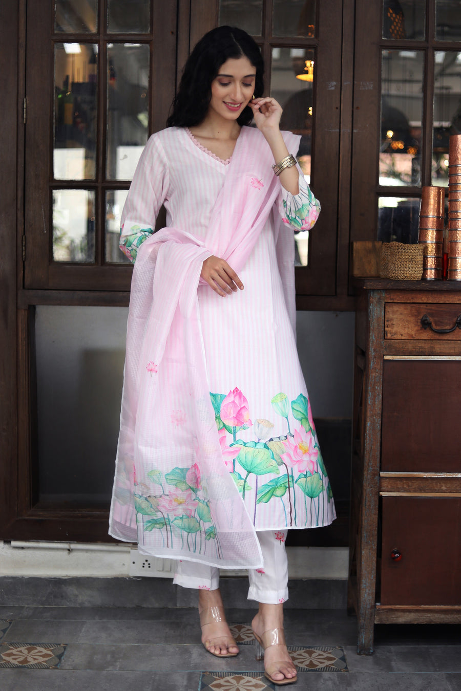 Pale Pink Pure Cotton Kurta With Vintage Lotus Design Muslin Pants With Modal-kota Dupatta - Kurta & Pant & Duppata