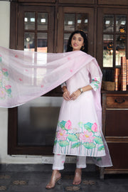 Pale Pink Pure Cotton Kurta With Vintage Lotus Design Muslin Pants With Modal-kota Dupatta - Kurta & Pant & Duppata