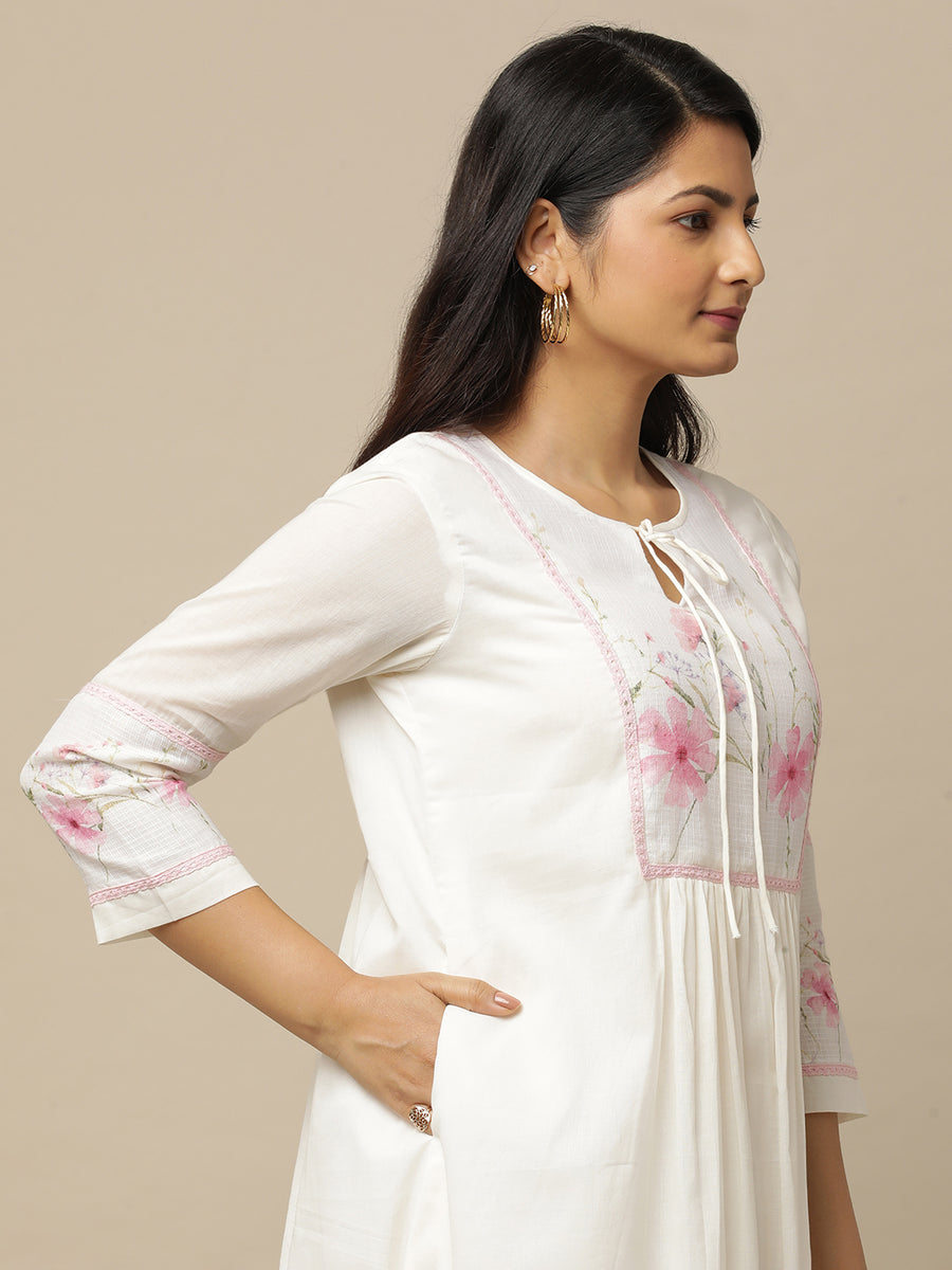 White Printed Yoke Cotton Suit With Chiffon Dupatta With Border - Kurta & Pant with Dupatta