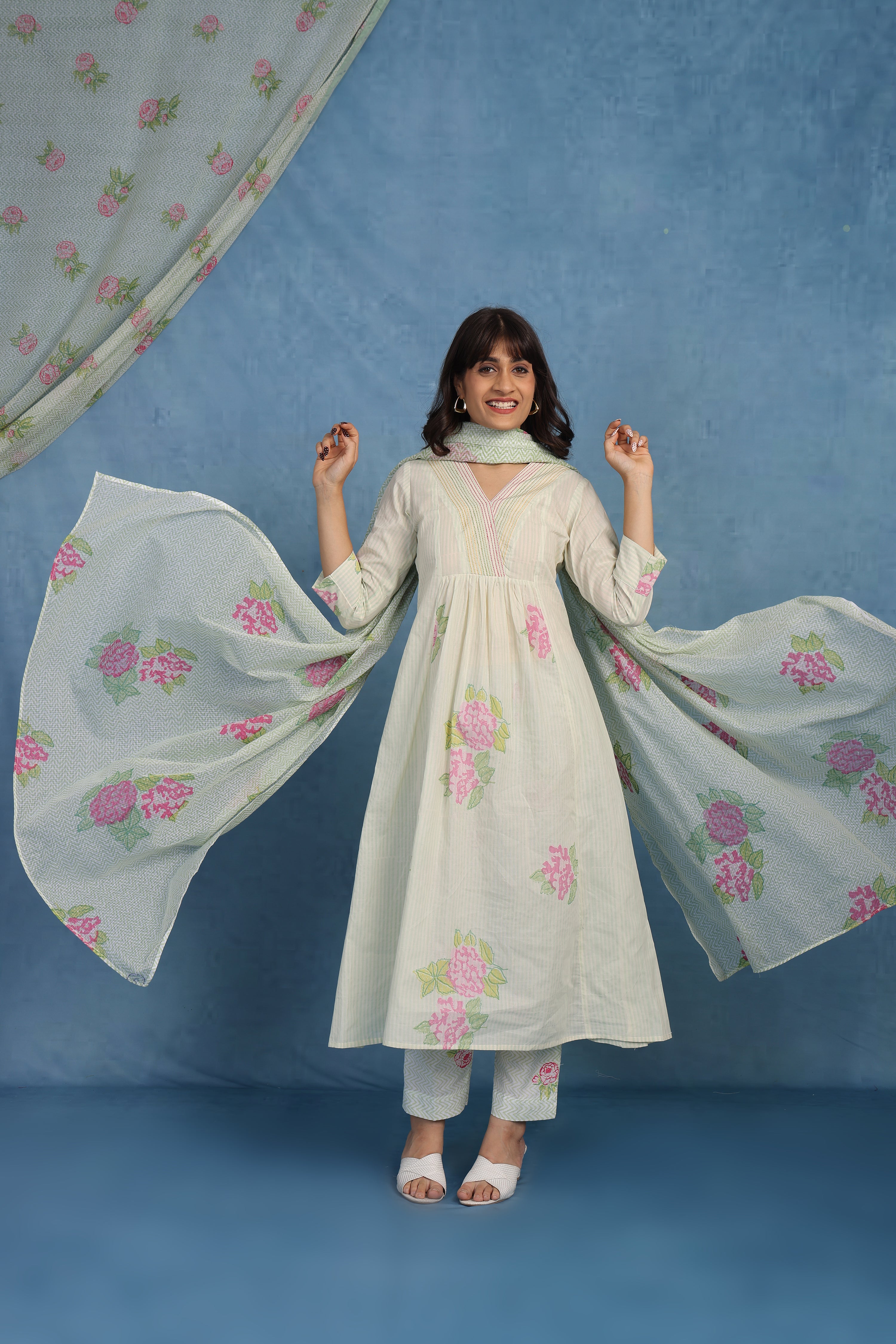 English Garden – Willow Lines - Top And Bottom