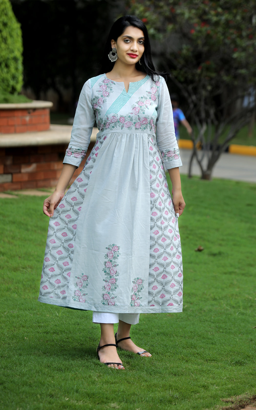 Buy online Printed A-line Kurta from Kurta Kurtis for Women by Youthvy for  ₹679 at 55% off | 2024 Limeroad.com