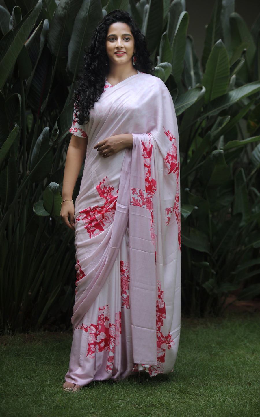 OMBRE PINK MODAL SILK SAREE WITH FLOWERS IN SHADES OF RUBY