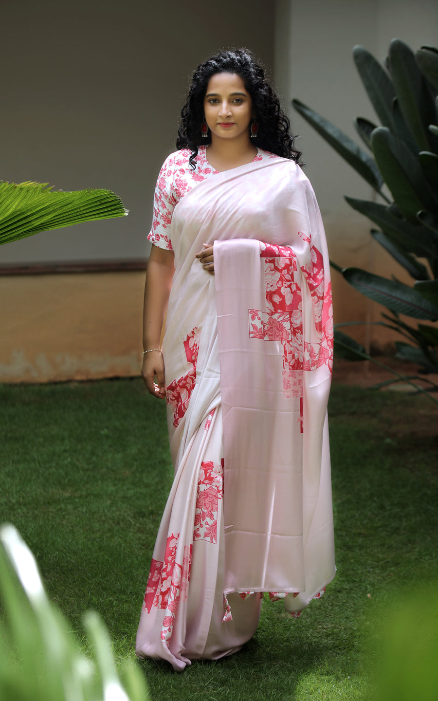 OMBRE PINK MODAL SILK SAREE WITH FLOWERS IN SHADES OF RUBY