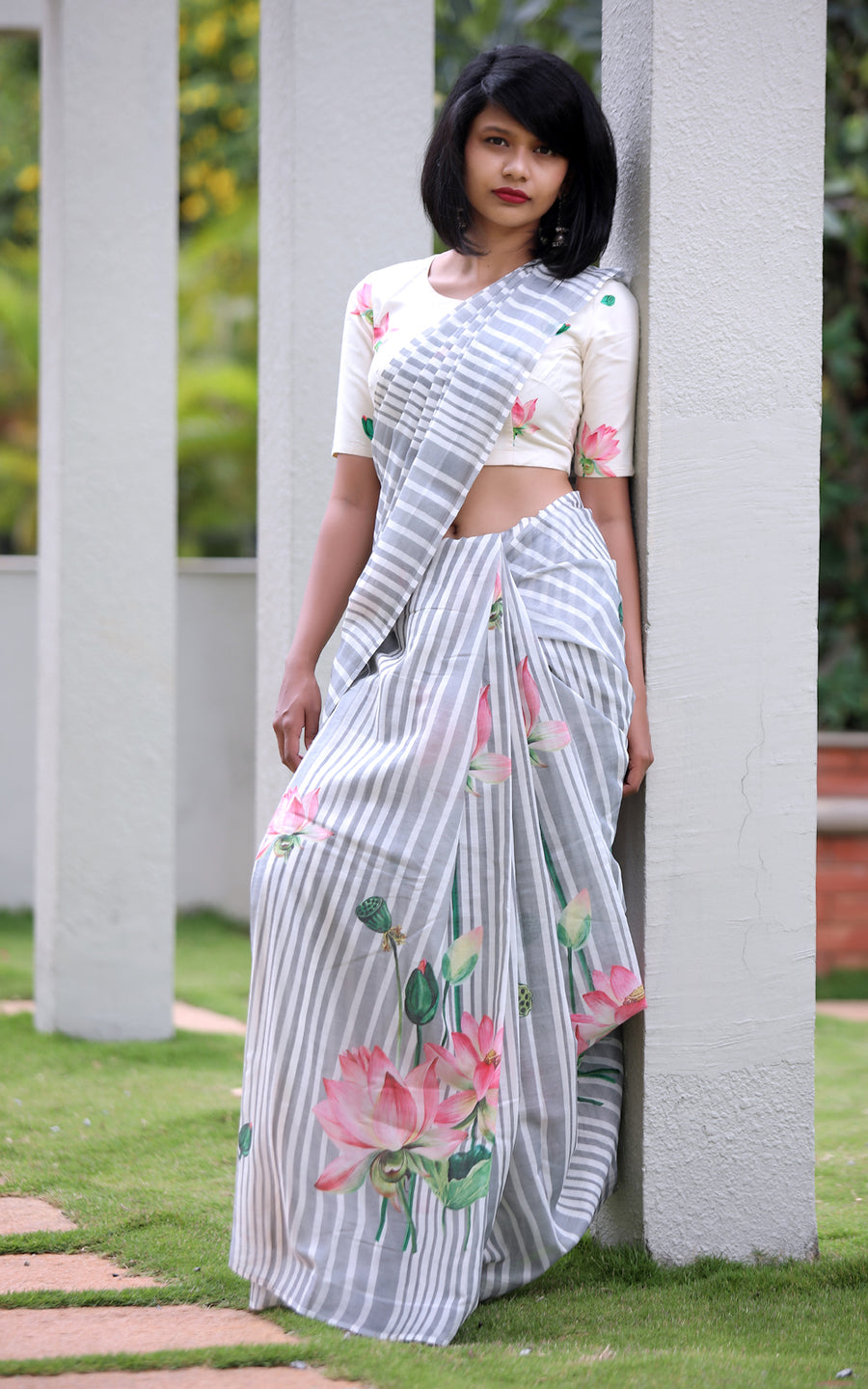 DEEP GREY AND IVORY STRIPED COTTON SAREE WITH LOTUS