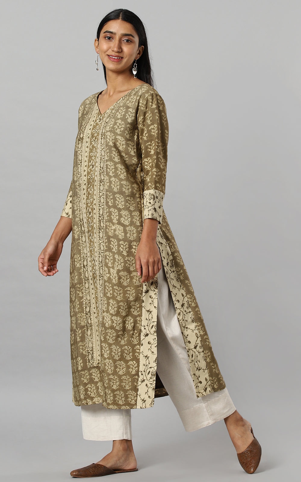 JADE STRAIGHT KURTA IN SILK