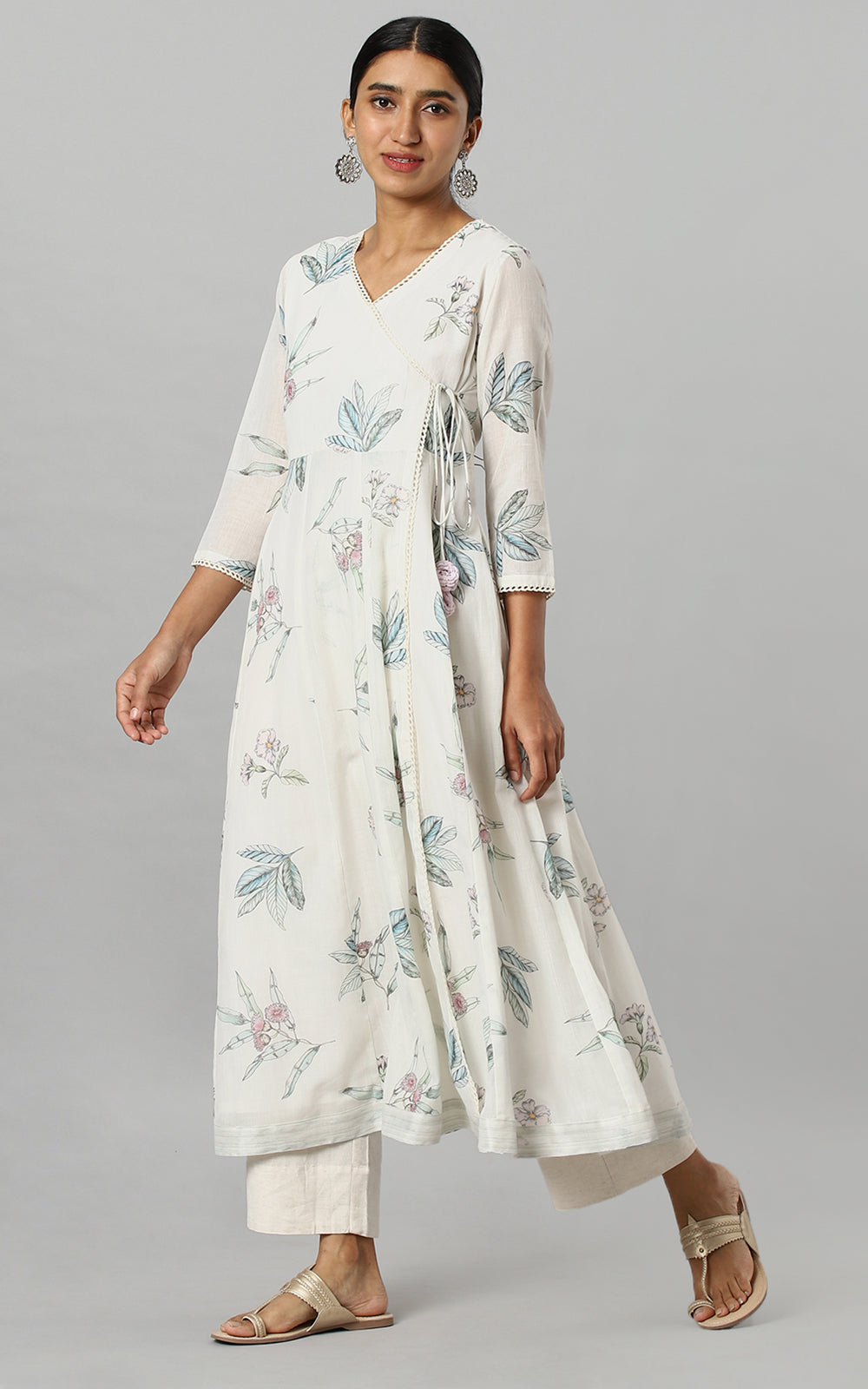 IVORY WILD FLOWER PANELLED KURTA