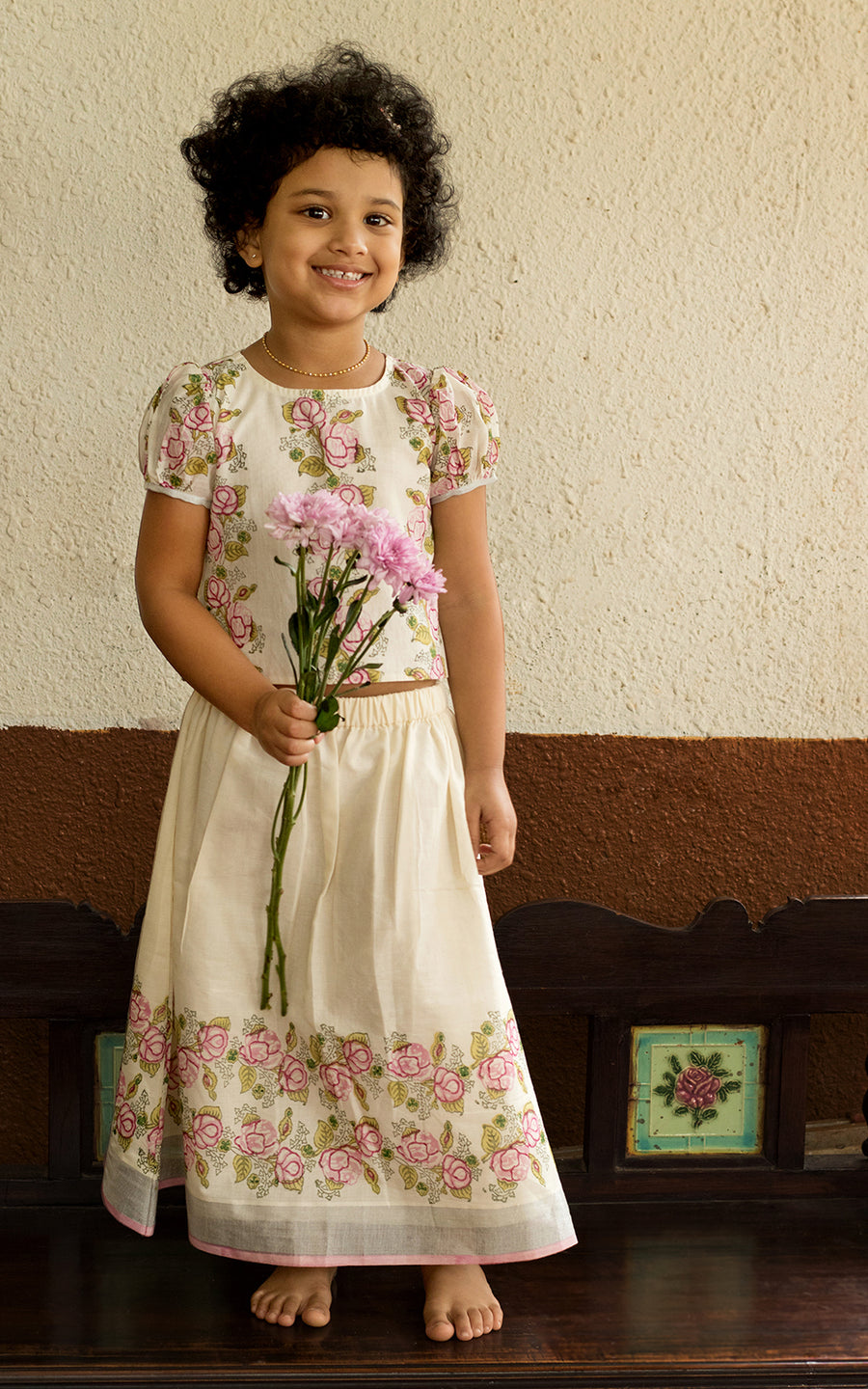 A SIMPLE TOP AND SKIRT  SET WITH HAND BLOCK PRINT AND  A ROUND NECK PATTERN