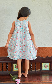 COMFORTABLE  CROCHET COLLAR DRESS WITH A GATHERED SKIRT WITH FRILLS FOR LITTLE GIRLS